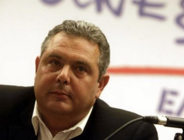 Ευχές Π. Καμμένου για την Παγκόσμια Ημέρα της Γυναίκας (φωτό)